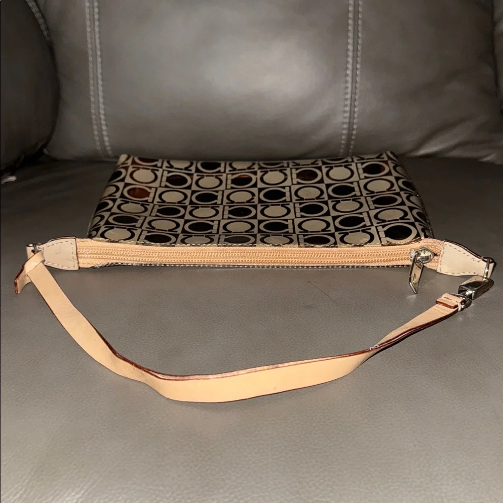 Salvatore Ferragamo Gancini transparent Pochette bag. AUTHENTIC 🤎⚡️flash sale! - Picture 6 of 11